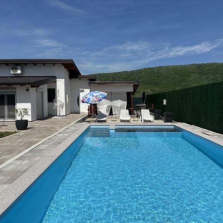 Holiday Home Emma Bihać Eksteriør bilde
