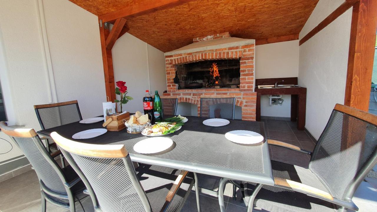 Holiday Home Emma Bihać Eksteriør bilde